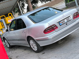 Mercedes E-Class foto 5