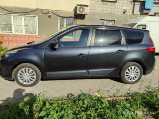 Renault Grand Scenic foto 2