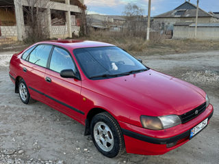 Toyota Carina foto 2