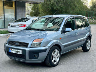 Ford Fusion foto 3