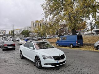 Skoda Superb foto 1