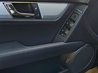 Mercedes C-Class фото 3