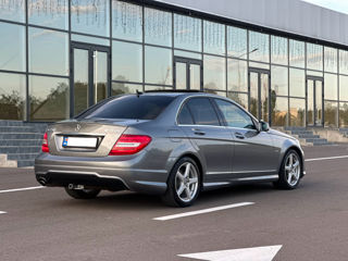 Mercedes C-Class foto 9