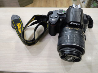 Nikon D3000 Kit