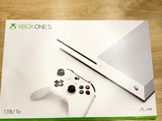 Se vinde Xbox One S de 1 TB nou