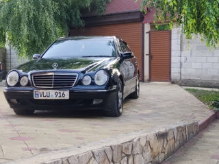 Mercedes E-Class foto 3