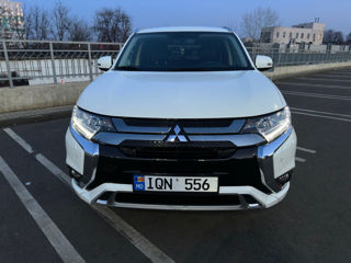 Mitsubishi Outlander foto 3