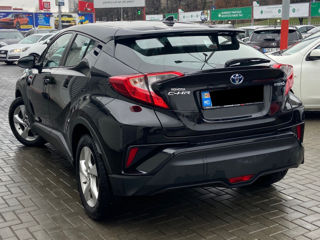 Toyota C-HR foto 4