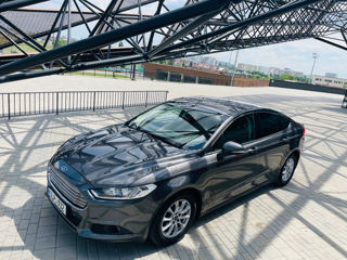 Ford Mondeo foto 2