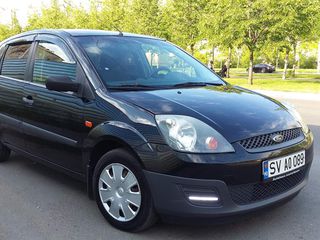 Ford Fiesta foto 3