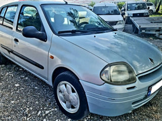 Renault Clio foto 1