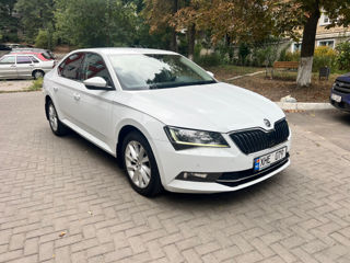 Skoda Superb foto 3