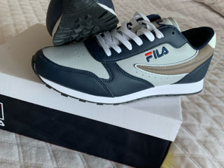 Fila foto 0