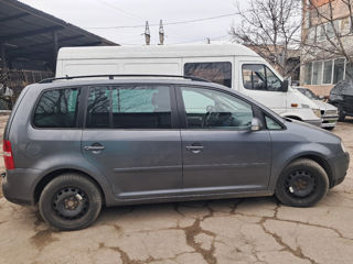 Volkswagen Touran foto 7