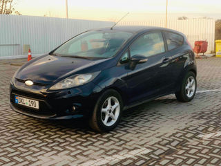 Ford Fiesta foto 2