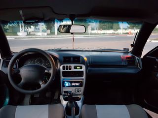 Mazda 323 foto 6