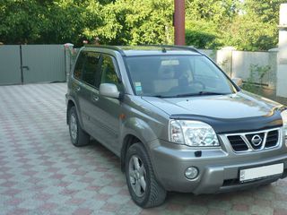 Nissan X-Trail foto 1