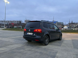 Volkswagen Touran foto 4