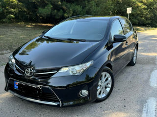 Toyota Auris foto 1