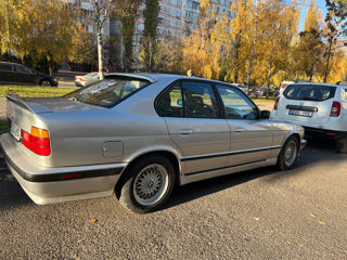 BMW 5 Series foto 6