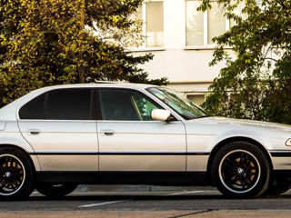 BMW 7 Series foto 3