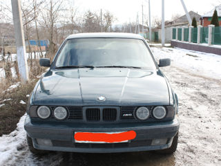 BMW 5 Series foto 2