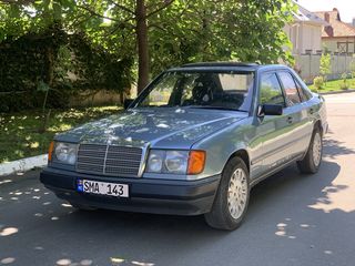 Mercedes Series (W124) foto 3