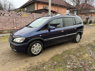 Opel Zafira foto 2