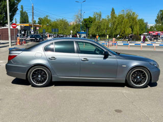 BMW 5 Series foto 5