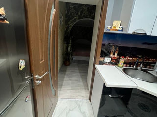 Urgent se vinde casa in centrul orasului foto 4