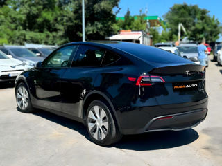 Tesla Model Y foto 6