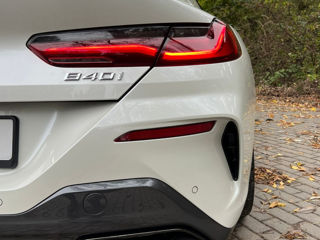 BMW 8 Series foto 4