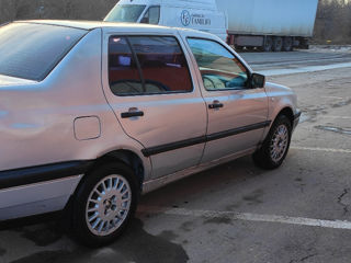 Volkswagen Vento foto 3