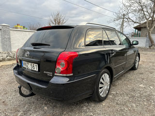 Toyota Avensis foto 4