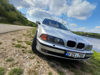 BMW 5 Series foto 8