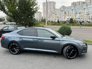 Skoda Superb foto 2