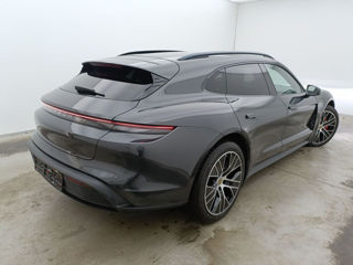 Porsche Taycan foto 3