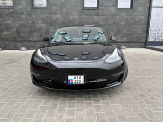 Tesla Model 3 foto 2