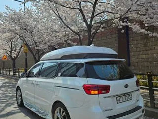 KIA Carnival foto 2