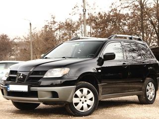 Mitsubishi Outlander foto 2