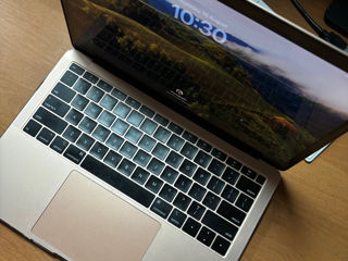 Vând MacBook Air Rose Gold, limited edition foto 6