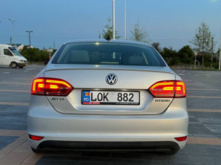 Volkswagen Jetta foto 4