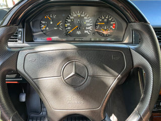 Mercedes Series (W124) foto 7