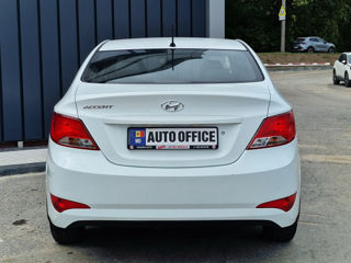 Hyundai Accent foto 6