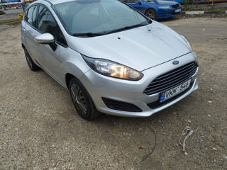 Ford Fiesta foto 6