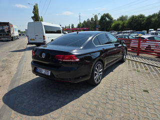 Volkswagen Passat foto 4