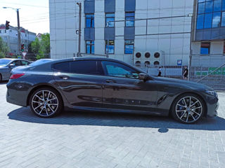 BMW 8 Series foto 3