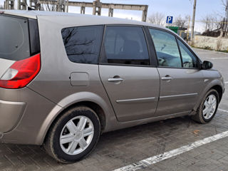 Renault Grand Scenic foto 2