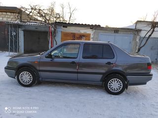 Volkswagen Vento foto 3