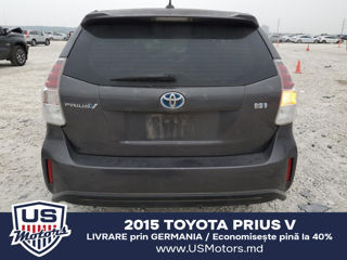 Toyota Prius v foto 6